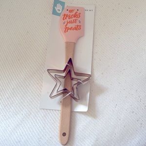 Target bullseye one spot Halloween spatula